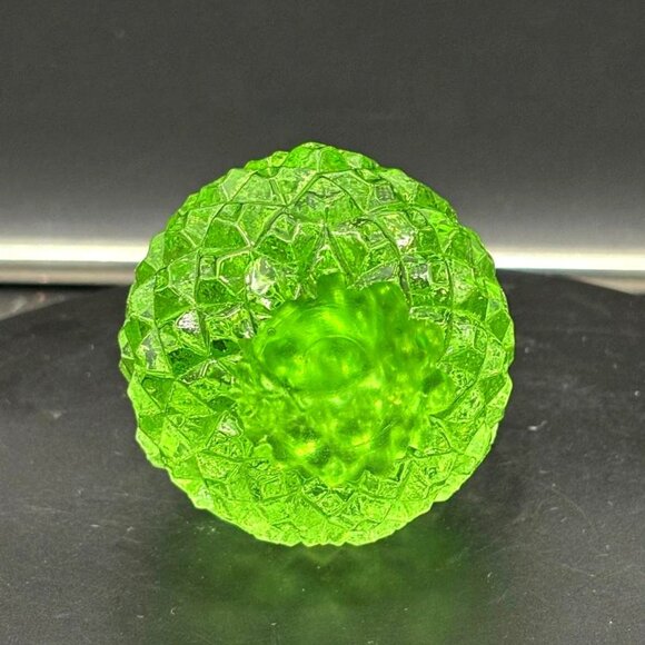 Vintage Art Glass Hand Blown Green Pineapple Paperweight Figurine 4" - Picture 2 of 6